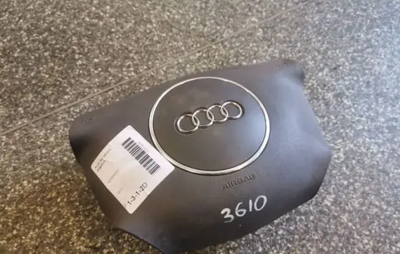 Audi A4 S4 B6 8E 8H Steering wheel airbag 8P0880201J
