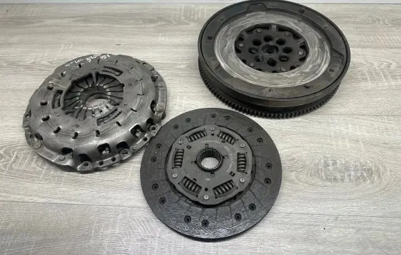 BMW 3 E92 E93 Clutch set kit 7583173