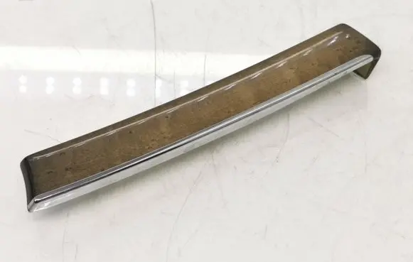 Dashboard glove box trim