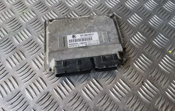 Skoda Fabia Mk1 (6Y) Engine control unit/module 047906033H 5WP40179