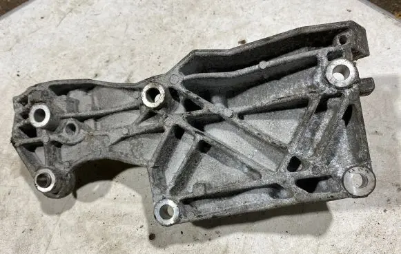Generator/alternator bracket