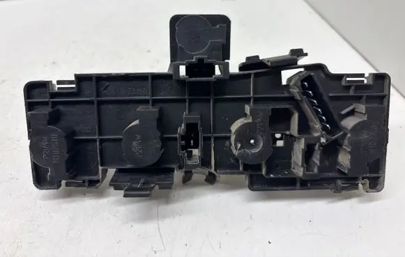 Volkswagen PASSAT B5.5 Tail light bulb cover holder 3B9945258B