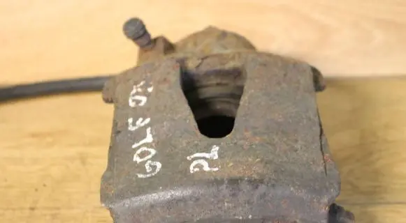Volkswagen Golf IV Front brake caliper