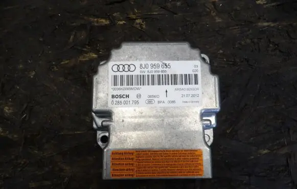 Audi TT TTS Mk2 Airbag control unit/module 8J0959655