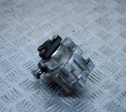 BMW 1 E81 E87 Power steering pump 7692974646