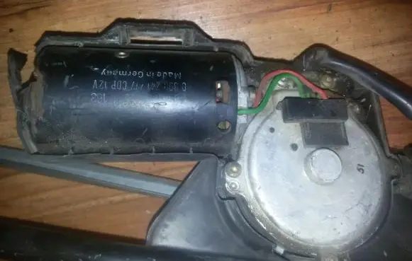 BMW 3 E36 Wiper motor 0390241417