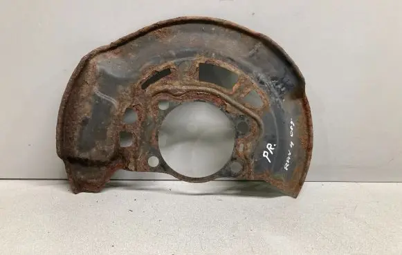 Toyota RAV 4 (XA30) Front brake disc dust cover plate 