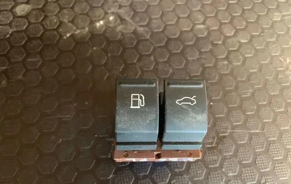 Volkswagen PASSAT B6 Fuel tank opening switch 182801S 3C0959903B