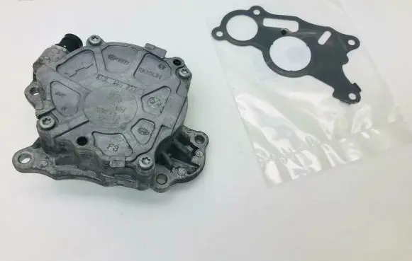 Volkswagen Beetle A5 Vacuum pump 03L145100F