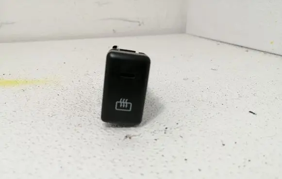 Opel Frontera B Windscreen/window heater switch M18872