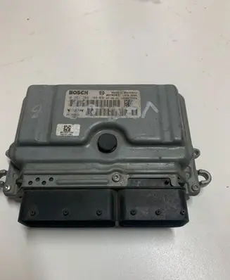 Volvo V70 Engine control unit/module 0261209108