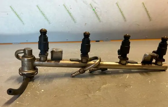 Audi A6 S6 C5 4B Fuel main line pipe 06B133681