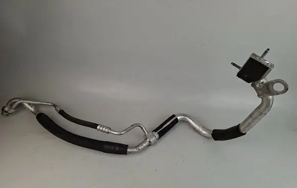 Air conditioning (A/C) pipe/hose