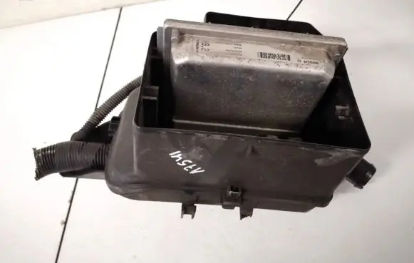 Volvo V70 Engine control unit/module 09496667a 0281001776