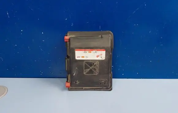 Peugeot 308 Fuse box cover 9678633380