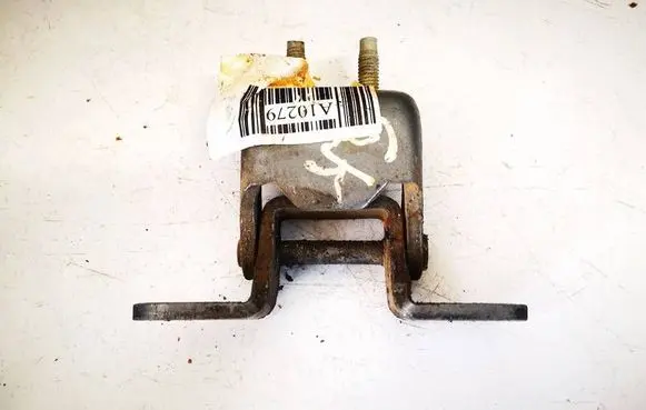 Suzuki Swift I Rear door lower hinge