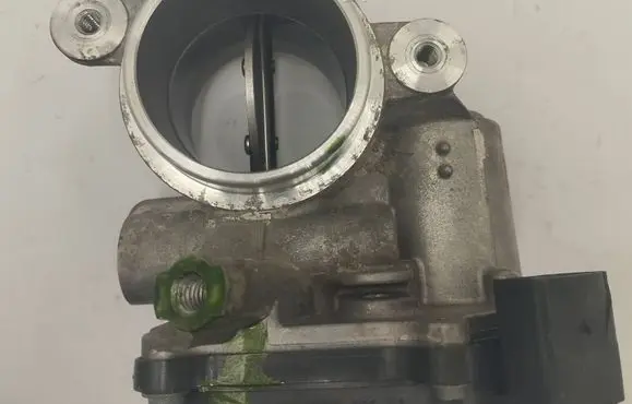 Volkswagen Golf VII Throttle valve 04L128063P A2C84315500 04L128059