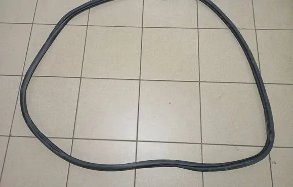 Peugeot 5008 II Front door rubber seal 9811537480