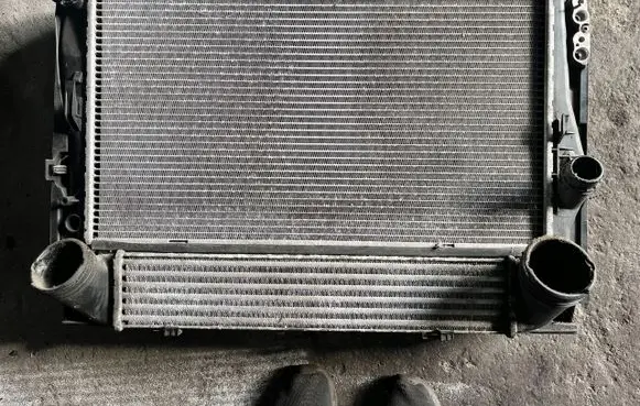 BMW X1 E84 Intercooler radiator braknumeruczci