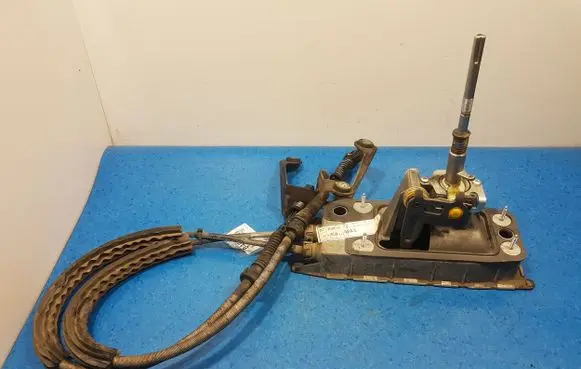 Seat Altea XL Gear selector/shifter in gearbox 1k0711049AS