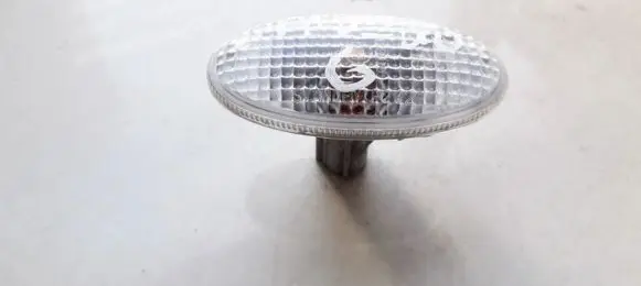 Front fender indicator light