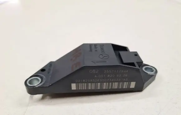 Mercedes-Benz E W211 Airbag deployment crash/impact sensor A0018209326 25571179A4