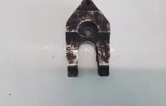 Nissan Navara D40 Fuel Injector clamp holder