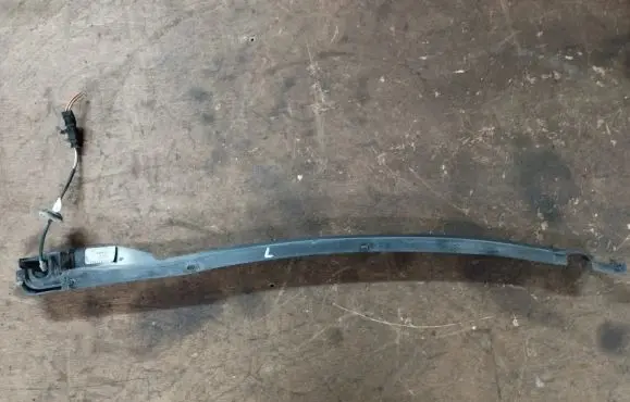 Chrysler Town u0026 Country V Seal rubber (tailgate) 68078773AC