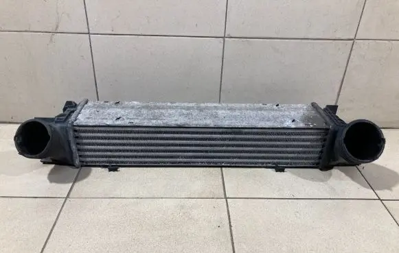 BMW 3 E92 E93 Intercooler radiator 7798788