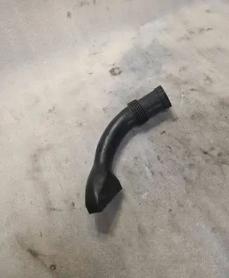 Audi A8 S8 D2 4D Air intake duct part 078129643B KH0TB1033