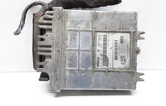 Volvo S40, V40 Engine control unit/module 0281001906 P30613695 30613695
