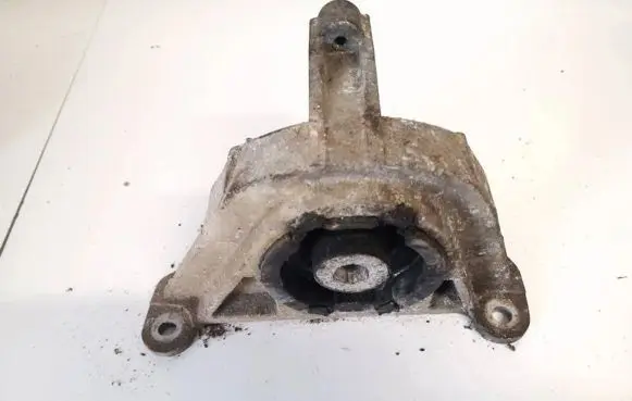Fiat Doblo Engine mount bracket