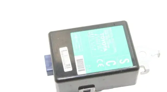 Toyota Avensis T270 Door control unit/module 8974005070