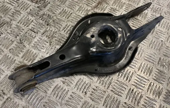 BMW 4 F32 F33 Rear upper control arm/wishbone 6867540