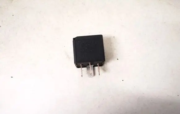 Seat Alhambra (Mk1) Other relay 8k0951253 v23136-b6-x72