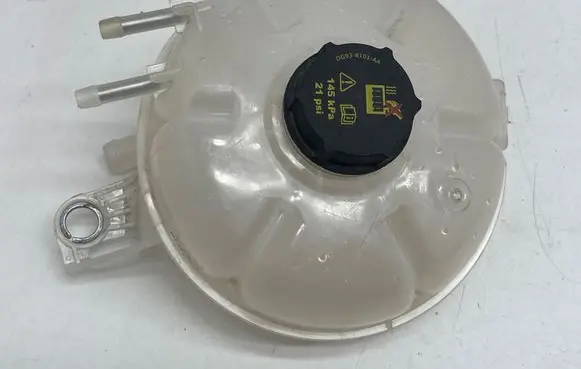 Ford Escape IV Coolant expansion tank/reservoir LX618A080G