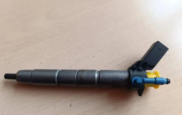 Mercedes-Benz E W213 Fuel injector A6540700187
