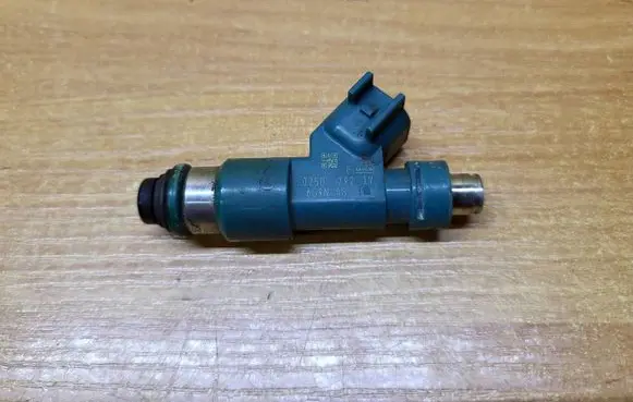 Volvo XC90 Fuel injector 6G9NAB 025079210