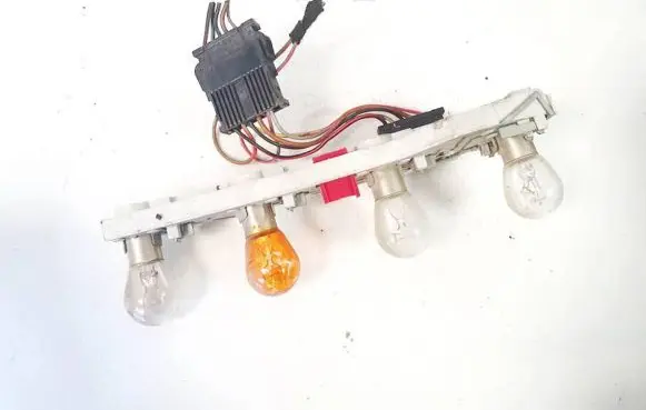 Skoda Fabia Mk1 (6Y) Tail light bulb cover holder 6Y9945258