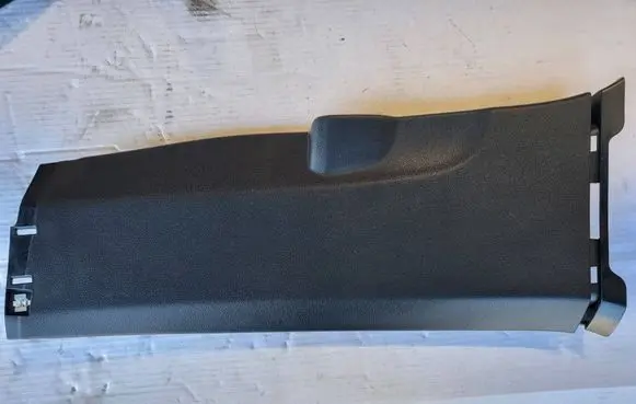 (B) pillar trim (bottom)