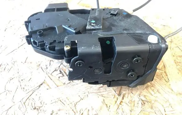 Mazda 3 I Rear door lock 2400075