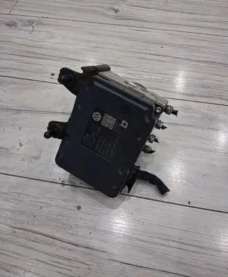 Volkswagen Golf VI ABS Pump 1K0614517BJ