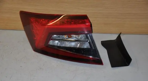 Rear/tail lights