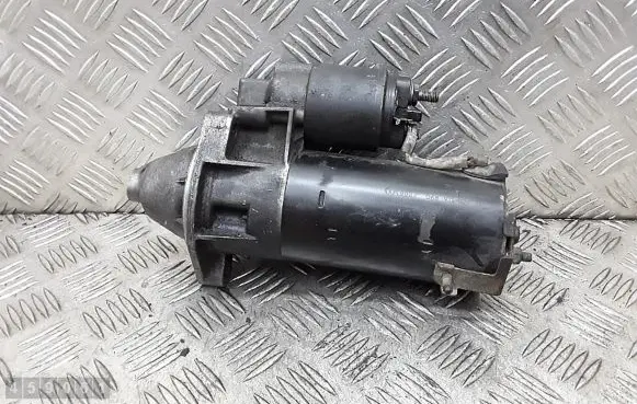 Volkswagen PASSAT B5 Starter motor 068911024G