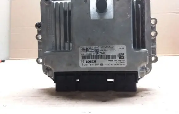 Ford Focus Engine control unit/module 9M5112A650AF
