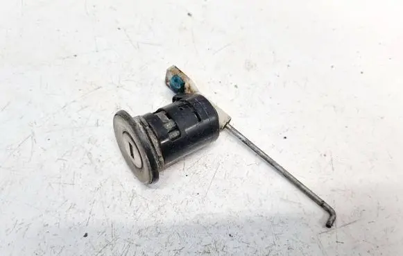 Peugeot Boxer Front door lock (next to the handle) 