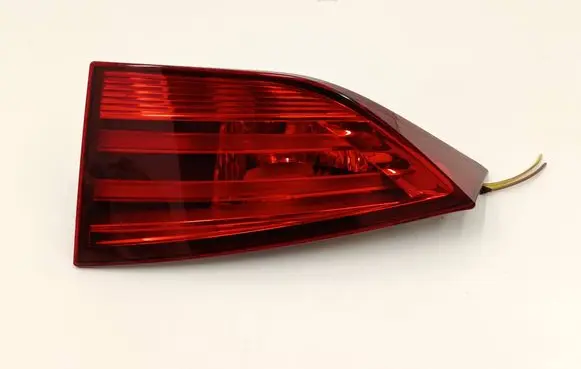 Tailgate rear/tail lights
