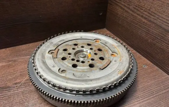 Mercedes-Benz Sprinter W901 W902 W903 W904 Flywheel 6110301905 A6110301905