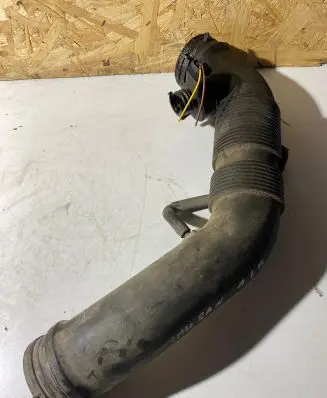 Volkswagen Touran I Air intake hose/pipe 1K0129684E