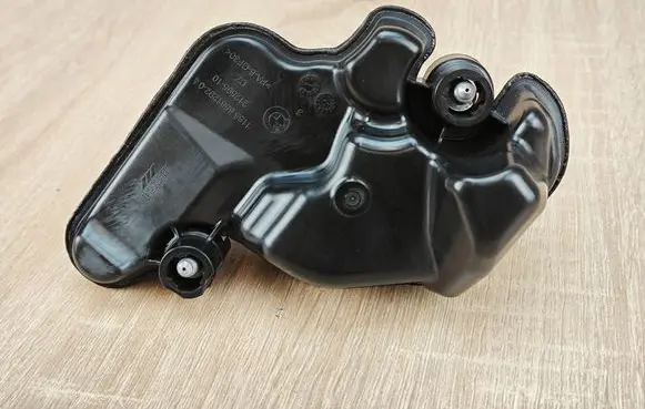 BMW 4 G22 G23 G24 G26 Vacuum air tank 8581292